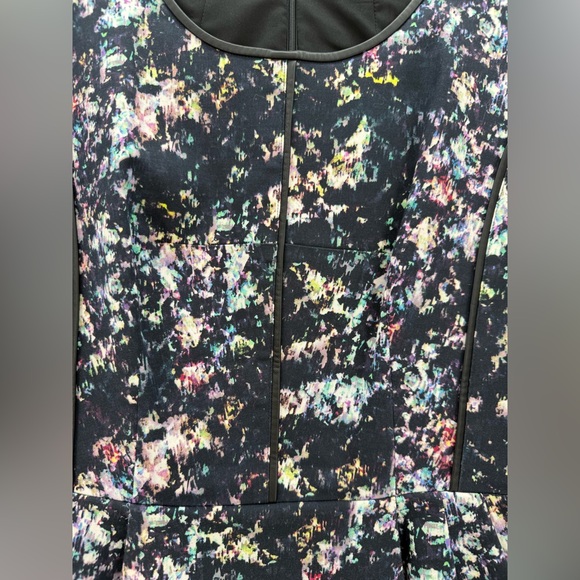 CLUB MONACO Shayla Mini Dress Black Abstract Print Faux leather Trim Size 8 - Picture 10 of 16